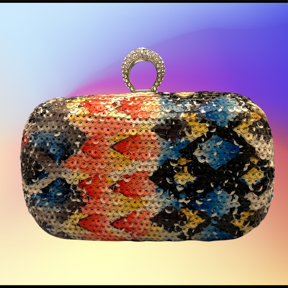 Amazing colorful sequins clutch🌈